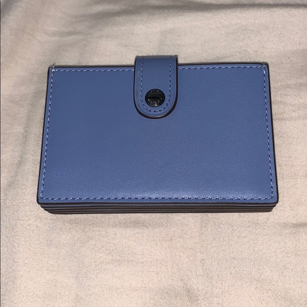 SOLD‼️Coach Accordion Leather Cardholder